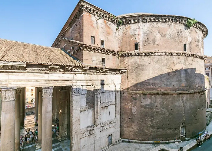 Luxurious Loft Facing The Pantheon